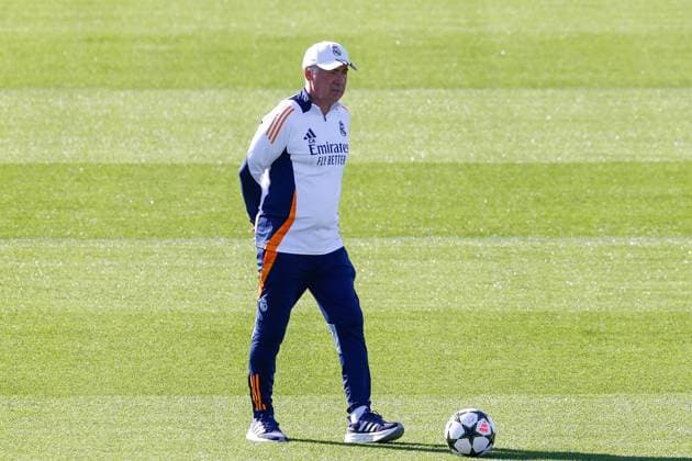 October 21, 2024, Madrid, Madrid, SPAIN: Carlo Ancelotti, head coach of Real Madrid, during the training day of Real Madrid ahead of the UEFA Champions League, football match against Borussia Dortmund, at Ciudad Deportiva Real Madrid on October 21, 2024, in Valdebebas, Madrid, Spain. Madrid SPAIN - ZUMAa181 20241021_zaa_a181_026 Copyright: xDennisxAgyemanx