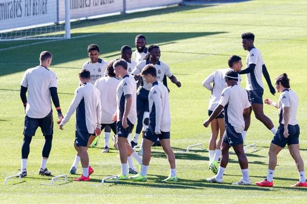 October 21, 2024, Madrid, Madrid, SPAIN: Eduardo Camavinga of Real Madrid warms up during the training day of Real Madrid ahead of the UEFA Champions League, football match against Borussia Dortmund, at Ciudad Deportiva Real Madrid on October 21, 2024, in Valdebebas, Madrid, Spain. Madrid SPAIN - ZUMAa181 20241021_zaa_a181_034 Copyright: xDennisxAgyemanx