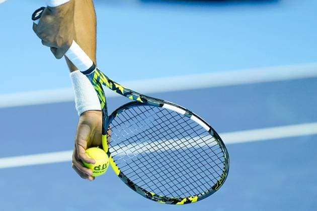 21 10 2024, Basel, St Jakobshalle, ATP Swiss Indoors Basel, Arthur Fils FRA close up making a serve Basel St Jakobshalle Basel Switzerland Copyright: xJustPictures.ch DanielaxPorcellix jp-en-DaPo-20241021-_DP16283