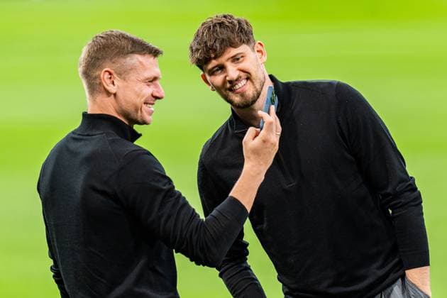 21 10 2024, Press conference before Real Madrid vs Borussia Dortmund, UEFA Champions League, Matchday 3 Borussia Dortmund to inspect the pitch at the Santiago Bernabeu, here Lukasz Piszcek, Gregor Kobel and Julian Brandt Copyright: xBahhoxKarax