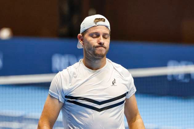 James Duckworth AUS , Tennis, Swiss Indoors ATP World Tour 500 , 1 16 Finals Singles, 2024, James Duckworth AUS vs Giovanni Mpetshi Perricard FRA , 21 10 2024, St Jakobshalle, Basel, Switzerland Basel St Jakobshalle BS Switzerland Copyright: xGrantxHubbsx