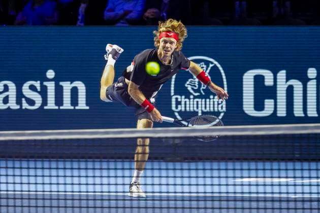Andrey Rublev , Tennis, Swiss Indoors ATP World Tour 500 , 1 16 Finals Singles, 2024, Andrey Rublev vs Nuno Borges POR , 21 10 2024, St Jakobshalle, Basel, Switzerland Basel St Jakobshalle BS Switzerland Copyright: xGrantxHubbsx