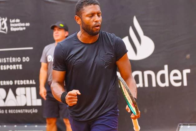 Curitiba ATP, Tennis Herren CH 100 Joao Lucas Reis passes the qualifying CURITIBA (PR), 10 21 2024- TENNIS ATP CHALLENGER CURITIBA JOAO LUCAS REIS RYAN NIJBOER- Joao Lucas Reis managed to pass the qualifying round by defeating Dutchman Ryan Nijboer 6 2 and 6 3 in the last round of qualifying and is guaranteed a place in the main draw. The ATP Challenger Curitiba is being held on the courts of Graciosa Country Club and will end on October 27, 2024. (Foto: Edson De Souza Thenews2 imago images) SPO  Copyright: xEdsonxTeodoroxDexSouzax