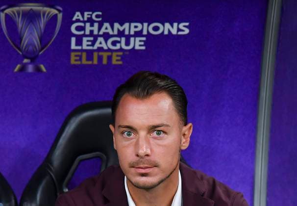 (241022) -- AL RAYYAN, Oct. 22, 2024 -- Head coach of Al Ahli Saudi FC Matthias Jaissle looks on before the AFC Champions League Elite football match between Qatar s Al Rayyan SC and Saudi Arabia s Al Ahli Saudi FC at Ahmad Bin Ali Stadium in Al Rayyan, Qatar, Oct. 21, 2024. (Photo by Xinhua) (SP)QATAR-FOOTBALL-AFC CHAMPIONS LEAGUE-AL RAYYAN SC-AL AHLI SAUDI FC Nikku 