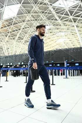 GNK Dinamo Zagreb travels to Salzburg Bruno Petkovic of Dinamo Zagreb arrive at Franjo Tudjman International Airport before departing for Salzburg, in Zagreb, Croatia, on October 22, 2024. GNK Dinamo Zagreb will play agianst FC Salzburg in UEFA Champions League.  MarkoxLukunic PIXSELL