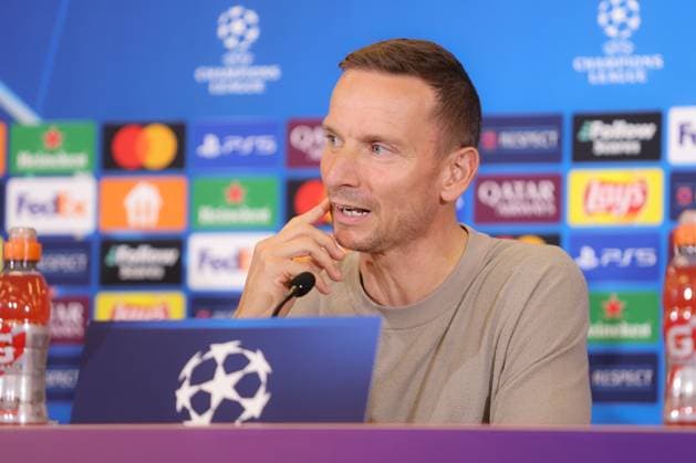 SOCCER - UEFA CL, RBS vs Zagreb SALZBURG,AUSTRIA,22.OCT.24 - SOCCER - UEFA Champions League, Red Bull Salzburg vs GNK Dinamo Zagreb, preview, press conference, PK, Pressekonferenz RBS. Image shows head coach Pepijn Lijnders (RBS).  GEPAxpictures xMathiasxMandl