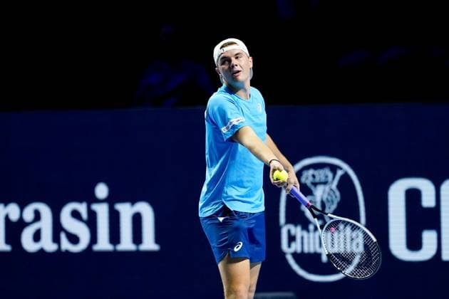 22 10 2024, Basel, St Jakobshalle, ATP Swiss Indoors Basel, Dominic Stricker SUI during the 1 16 Round match Basel St Jakobshalle Basel Switzerland Copyright: xJustPictures.ch DanielaxPorcellix jp-en-DaPo-20241022-_DP16875