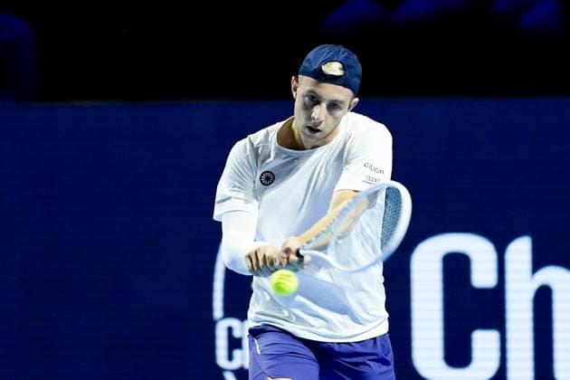 22 10 2024, Basel, St Jakobshalle, ATP Swiss Indoors Basel, Tallon Griekspoor NED in action during the 1 16 Round match Basel St Jakobshalle Basel Switzerland Copyright: xJustPictures.ch DanielaxPorcellix jp-en-DaPo-20241022-_DP16843