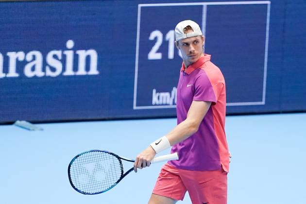 22 10 2024, Basel, St Jakobshalle, ATP Swiss Indoors Basel, Denis Shapovalov CAN in action during the 1 16 Round match Basel St Jakobshalle Basel Switzerland Copyright: xJustPictures.ch DanielaxPorcellix jp-en-DaPo-20241022-_DP17021