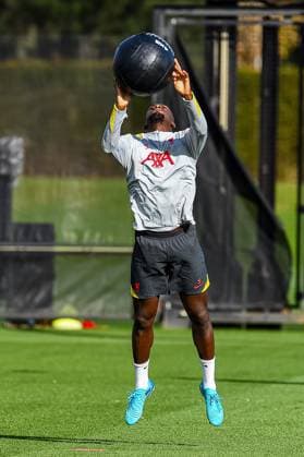 Football - UEFA Champions League - League Phase - RB Leipzig v Liverpool FC - MD-1 LIVERPOOL, ENGLAND - Monday, October 21, 2024: Liverpool s Ibrahima KonatÃ during a training session at the AXA Training Centre ahead of the UEFA Champions League match between RB Leipzig and Liverpool FC. (Photo by David Rawcliffe Propaganda) LIVERPOOL AXA Training Centre MERSEYSIDE ENGLAND  Copyright: xDavidxRawcliffex P2024-10-22-Leipzig_Liverpool_MD-1-24