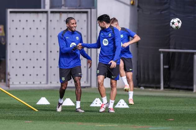 October 22, 2024, Sant Joan Despi, Barcelona, SPAIN: Raphinha Dias Belloli and Pedro Gonzalez Pedri looks on during the training day of FC Barcelona, Barca ahead UEFA Champions League, football match against Bayern Munich at Ciudad Esportiva Joan Gamper on October 22, 2024 in Sant Joan Despi, Barcelona, Spain. Sant Joan Despi SPAIN - ZUMAa181 20241022_zaa_a181_002 Copyright: xJavierxBorregox
