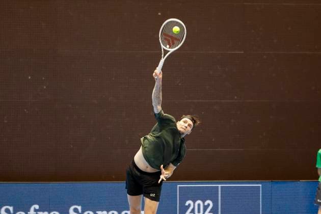 Alexander Bublik KAZ , Tennis, Swiss Indoors ATP World Tour 500 , 1 16 Finals Singles, 2024, Botic v de Zandschulp NED vs Alexander Bublik KAZ , 22 10 2024, St Jakobshalle, Basel, Switzerland Basel St Jakobshalle BS Switzerland Copyright: xGrantxHubbsx