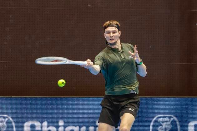 Alexander Bublik KAZ , Tennis, Swiss Indoors ATP World Tour 500 , 1 16 Finals Singles, 2024, Botic v de Zandschulp NED vs Alexander Bublik KAZ , 22 10 2024, St Jakobshalle, Basel, Switzerland Basel St Jakobshalle BS Switzerland Copyright: xGrantxHubbsx