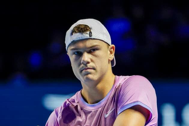 Holger Rune DEN , Tennis, Swiss Indoors ATP World Tour 500 , 1 16 Finals Singles, 2024, Nicolas Jarry CHI vs Holger Rune DEN , 22 10 2024, St Jakobshalle, Basel, Switzerland Basel St Jakobshalle BS Switzerland Copyright: xGrantxHubbsx