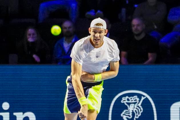 Nicolas Jarry CHI , Tennis, Swiss Indoors ATP World Tour 500 , 1 16 Finals Singles, 2024, Nicolas Jarry CHI vs Holger Rune DEN , 22 10 2024, St Jakobshalle, Basel, Switzerland Basel St Jakobshalle BS Switzerland Copyright: xGrantxHubbsx