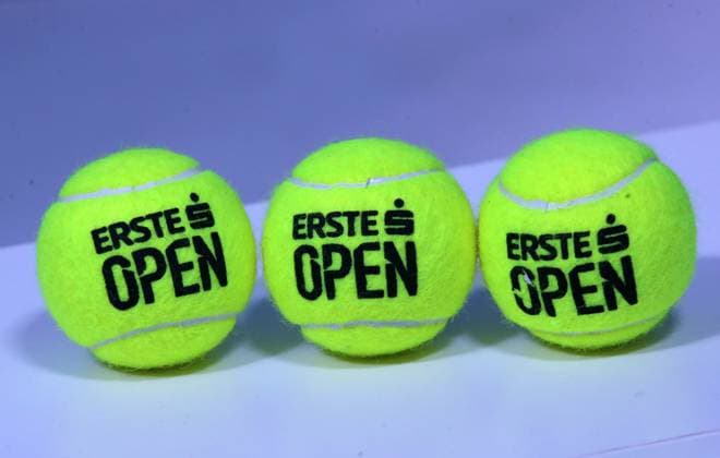 TENNIS - ATP, Tennis Herren Erste Bank Open VIENNA,AUSTRIA,22.OCT.24 - TENNIS - ATP World Tour, Erste Bank Open. Image shows tennis balls.  GEPAxpictures xWalterxLuger