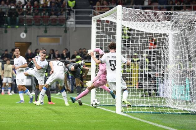 October 22, 2024, Milan, Lombardy, Italy: CHRISTIAN PULISIC of AC MILAN scores his side s first goal in the Matchday 3 of 8 of the UEFA Champions League 2024 2025 between AC MILAN and CLUB BRUGGE at San Siro in Milan, Italy Milan Italy - ZUMAc179 20241022_zep_c179_003 Copyright: xMickaelxChavetx