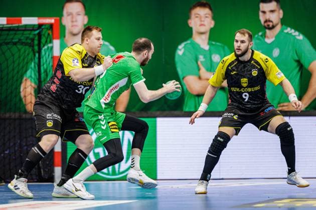 v l Nils Roeller HSC 2000 Coburg, 30 , Ian Weber GWD Minden, 13 , Bartlomiej Bis HSC 2000 Coburg, 09 GER, TuS N Luebbecke vs HSC 2000 Coburg, Handball, 2 Bundesliga, Matchday 8, Season 2024 2025, 22 10 2024 GER, GWD Minden vs HSC 2000 Coburg, Handball, 2 Bundesliga, Matchday 8, Season 2024 2025, 22 10 2024 Luebbecke Copyright: xEibner-Pressefoto JanxRollingerx EP_JSK