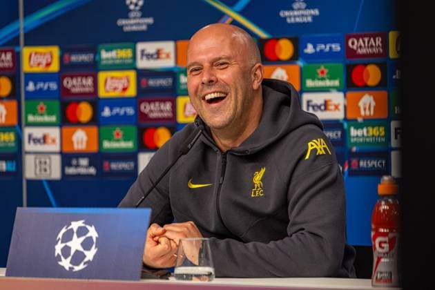 Football - UEFA Champions League - League Phase - RB Leipzig v Liverpool FC - MD-1 LEIPZIG, GERMANY - Tuesday, October 22, 2024: Liverpool s head coach Arne Slot during a press conference, PK, Pressekonferenz at the Red Bull Arena ahead of the UEFA Champions League Match Day 3 game between RB Leipzg and Liverpool FC. (Photo by David Rawcliffe Propaganda) LEIPZIG Red Bull Arena SAXONY GERMANY  Copyright: xDavidxRawcliffex P2024-10-22-Leipzig_Liverpool_MD-1-59