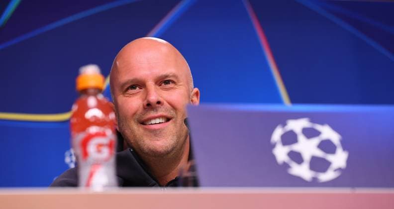 Liverpool FC Press Conference Champions League Leipzig, 22 10 2024, Red Bull Arena, Football, UEFA Champions League, Matchday 1, RB LEIPZIG vs FC LIVERPOOL on 23 10 2024 , Press Conference Liverpool FC , In the picture Coach Manager Arne Slot Liverpool FC , Picture Point