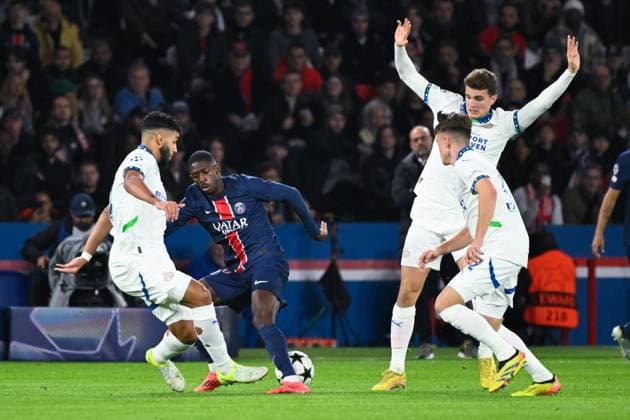 Ousmane DEMBELE ( 10 - PSG ) and Ismael Saibari ( 34 - PSV ) during the UEFA Champions League match between Paris Saint Germain and PSV Eindhoven at Parc Des Princes on October 22, 2024 in Paris, France. ( Photo by federico pestellini panoramic ) - FOOTBALL : PSG vs PSV - Ligue des Champions - 22 10 2024 FedericoPestellini Panoramic 