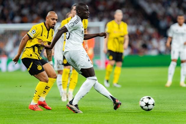 22 10 2024, Real Madrid vs Borussia Dortmund, UEFA Champions League, Matchday 3 Donyell Malen Borussia Dortmund, 21 Ferland Mendy Real Madrid, 23 Copyright: xBahhoxKarax