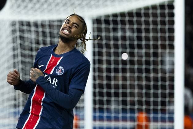 PARIS - Bradley Barcola of Paris Saint-Germain balks during the UEFA Champions League match between Paris Saint Germain and PSV Eindhoven at Parc des Princes on Oct. 22, 2024 in Paris, France. ANP ROBIN VAN LONKHUIJSEN UEFA Champions League 2024 25 xVIxANPxSportx xxANPxIVx 511572647 originalFilename: 511572647.jpg