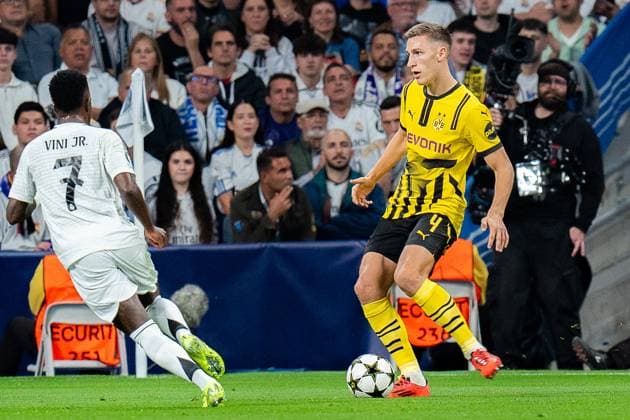 22 10 2024, Real Madrid vs Borussia Dortmund, UEFA Champions League, Matchday 3 Nico Schlotterbeck Borussia Dortmund, 4 Vinicius Junior Real Madrid, 7 Copyright: xBahhoxKarax