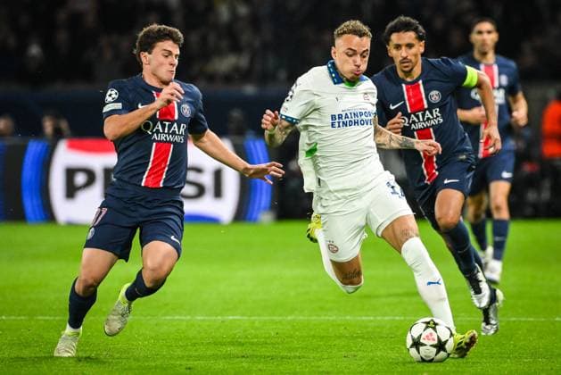 October 22, 2024, Paris, France, France: Joao NEVES of PSG, Noa LANG of PSV Eindhoven and MARQUINHOS of PSG during the UEFA Champions League, League Phase MD3 match between Paris Saint-Germain and PSV Eindhoven at Parc des Princes Stadium on October 22, 2024 in Paris, France. Paris France - ZUMAm308 20241022_zsp_m308_002 Copyright: xMatthieuxMirvillex