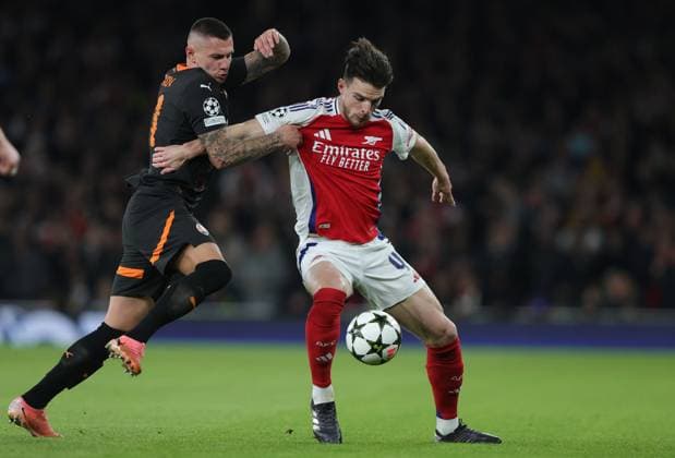 Arsenal FC v FC Shakhtar Donetsk - UEFA Champions League 2024 25 League Phase MD3 Oleksandr Zubkov of FC Shakhtar Donetsk and Declan Rice of Arsenal challenge during the UEFA Champions League 2024 25 League Phase MD3 match between Arsenal FC and FC Shakhtar Donetsk at Emirates Stadium on October 22, 2024 in London, England. London Emirates Stadium England United Kingdom Copyright: xGrahamxWhitbyxBoot Sportsphoto APLx 14050347