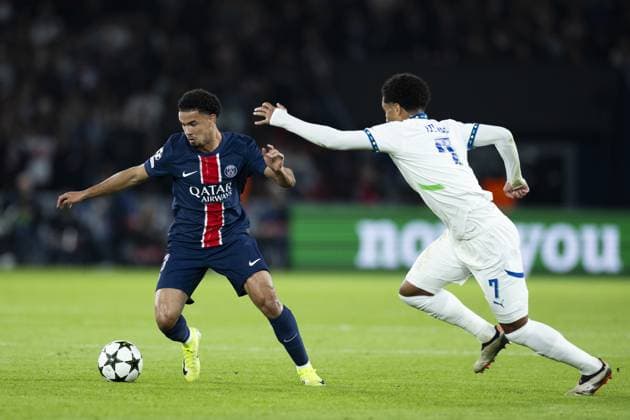 PARIS - (l-r) Warren Zaire-Emery of Paris Saint-Germain, Malik Tillman of PSV Eindhoven during the UEFA Champions League match between Paris Saint Germain and PSV Eindhoven at Parc des Princes on Oct. 22, 2024 in Paris, France. ANP ROBIN VAN LONKHUIJSEN UEFA Champions League 2024 25 xVIxANPxSportx xxANPxIVx 511573117 originalFilename: 511573117.jpg