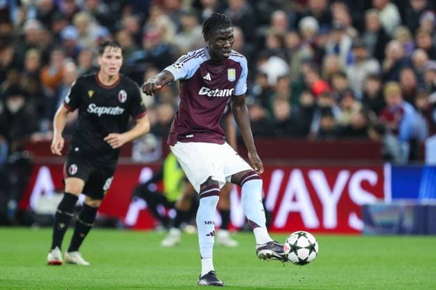 UEFA Champions League, League Stage Aston Villa v Bologna Amadou Onana of Aston Villa passes the ball during the UEFA Champions League, League Stage Aston Villa vs Bologna at Villa Park, Birmingham, United Kingdom, 22nd October 2024 (Photo by Gareth Evans News Images) Birmingham Villa Park West Midlands United Kingdom Copyright: xGarethxEvans NewsxImagesx