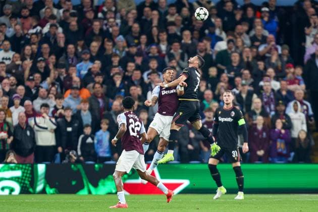 Aston Villa FC v Bologna FC 1909 - UEFA Champions League 2024 25 League Phase MD3 Diego Carlos of Aston Villa and Riccardo Orsolini of Bologna battle in the air during the UEFA Champions League, League Stage match between Aston Villa and Bologna FC 1909 at Villa Park in Birmingham, England, on October 22, 2024. Birmingham West Midlands United Kingdom  Copyright: xMIxNewsx originalFilename:fletcher-astonvil241022_npIza.jpg