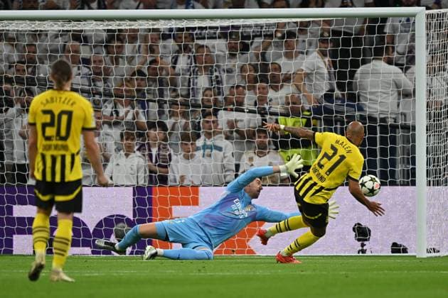 Madrid, Estadio Santiago Bernabeu, 22 10 24, GER, Men, UEFA Champions League, Season 2024 2025, Real Madrid Borussia Dortmund Bild Donyell MALEN Dortmund macht das Tor zum 0 1 Only for editorial use UEFA regulations prohibit any use of photographs as image sequences and or quasi video Spain