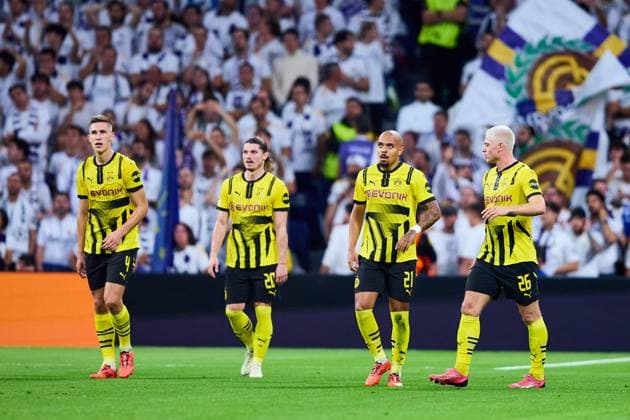 Donyell Malen of Borussia Dortmund celebrating his goal with his teammates during the UEFA Champions League match between Real Madrid vs Borussia Dortmund at Santiago Bernabeu on October 22, 2024 in Madrid (Photo by: LGM) FOOTBALL : Real Madrid vs Borussia Dortmund - UEFA Ligue des Champions - 22 10 2024 LGM Panoramic 