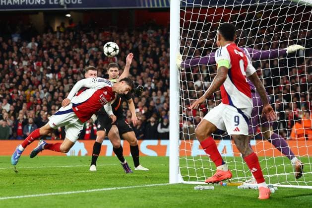 Kai Havertz of Arsenal fails to connect at the near post Arsenal v Shakhtar Donetsk, UEFA Champions League, Group Stage, Football, Emirates Stadium, London, UK, 22 Oct 2024 EDITORIAL USE ONLY No use with unauthorised audio, video, data, fixture lists, club league logos or live services. Online in-match use limited to 120 images, no video emulation. No use in betting, games or single club league player publications.  Copyright: xSimonxDael Shutterstockx 14801590y