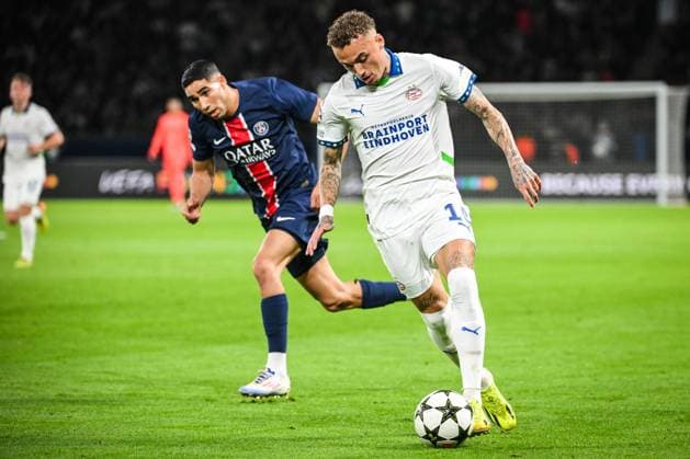 October 22, 2024, Paris, France, France: Achraf HAKIMI of PSG and Noa LANG of PSV Eindhoven during the UEFA Champions League, League Phase MD3 match between Paris Saint-Germain and PSV Eindhoven at Parc des Princes Stadium on October 22, 2024 in Paris, France. Paris France - ZUMAm308 20241022_zsp_m308_004 Copyright: xMatthieuxMirvillex