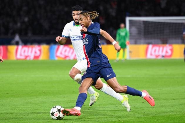Bradley Barcola ( 29 - PSG ) during the UEFA Champions League match between Paris Saint Germain and PSV Eindhoven at Parc Des Princes on October 22, 2024 in Paris, France. ( Photo by federico pestellini panoramic ) - FOOTBALL : PSG vs PSV - Ligue des Champions - 22 10 2024 FedericoPestellini Panoramic 