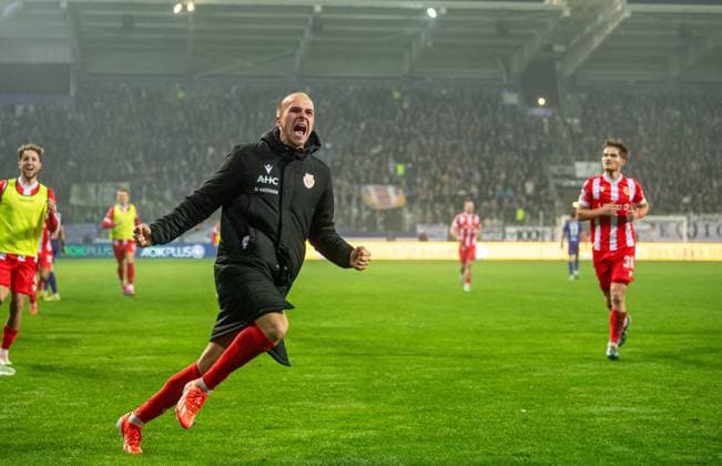 Football, Men, Season 2024 2025, 3 Liga 11 Matchday , FC Erzgebirge Aue FC Energie Cottbus, v l Phil Halbauer Energie Cottbus , Cheering after goal to 1 3, 22 10 2024, Copyright: xSebastianxRäppold MatthiasxKochx