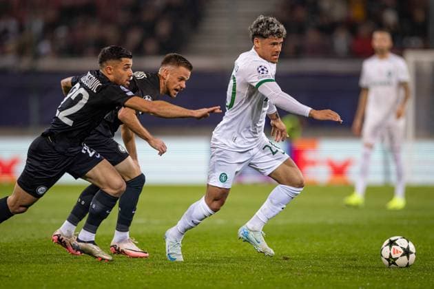 SOCCER - UEFA CL, Sturm vs Sporting KLAGENFURT,AUSTRIA,22.OCT.24 - SOCCER - UEFA Champions League, SK Sturm Graz vs Sporting CP. Image shows Jusuf Gazibegovic (Sturm) and Maxi Araujo (Sporting Lissabon).  GEPAxpictures xMatthiasxTrinkl