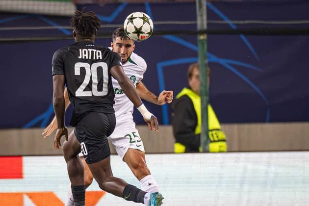 SOCCER - UEFA CL, Sturm vs Sporting KLAGENFURT,AUSTRIA,22.OCT.24 - SOCCER - UEFA Champions League, SK Sturm Graz vs Sporting CP. Image shows Seedyahmed Jatta (Sturm) and Goncalo Inacio (Sporting Lissabon).  GEPAxpictures xMatthiasxTrinkl
