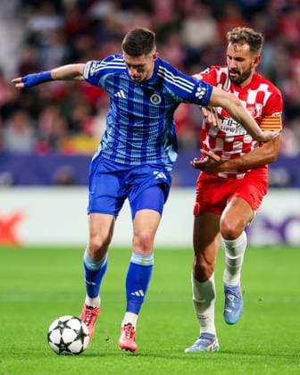 Girona, Spain, October 22nd 2024: Danylo Ignatenko (77 Slovan Bratislava) and Cristhian Stuani (7 Girona FC) in action during the UEFA Champions League football match between Girona FC and SK Slovan Bratislava at the Montilivi Stadium in Girona, Spain (Judit Cartiel SPP) Copyright: xJuditxCartielx xSPPx spp-en-JuCaSp-JUCA7310