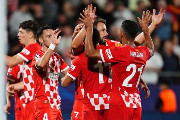 ESP: Girona FC v SK Slovan Bratislava. UEFA Champions League match. Date 3 Cristhian Stuani of Girona FC celebrates the 1-0 with his teammates during the UEFA Champions League match, date 3 between Girona FC and SK Slovan Bratislava played at Montilivi Stadium on October 22, 2024 in Girona, Spain. kpng Copyright: xBaguxBlancox xPRESSINPHOTOx PS_241022_GIR_SLO_524