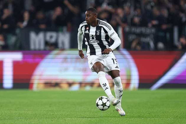Pierre Kalulu (Juventus Fc) controls the ball, UEFA Champions League 2024 25 League Phase MD1, Juventus Turin v VfB Stuttgart, Allianz Stadium, October 22, 2024, Turin, Italy.