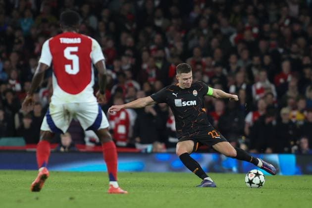 London, England, October 22nd 2024: Mykola Matviyenko (22 Shakhtar Donetsk) shoots towards the goal during the UEFA Champions League game between Arsenal and Shakhtar Donetsk at Emirates Stadium in London, England (Alexander Canillas SPP) Copyright: xAlexanderxCanillas SPPx spp-en-AlCa-9U2A2650