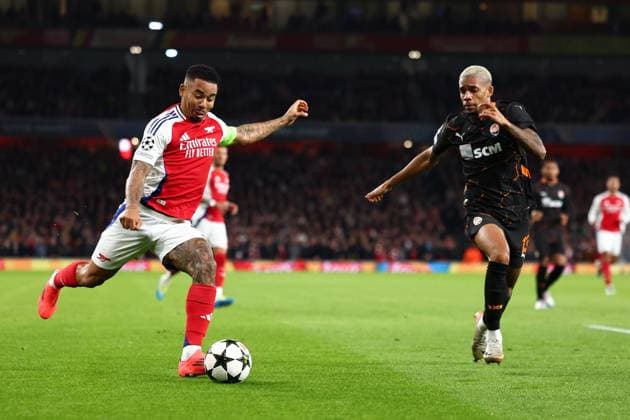 Gabriel Jesus of Arsenal under pressure from Pedrinho of Shakhtar Donetsk Arsenal v Shakhtar Donetsk, UEFA Champions League, Group Stage, Football, Emirates Stadium, London, UK, 22 Oct 2024 EDITORIAL USE ONLY No use with unauthorised audio, video, data, fixture lists, club league logos or live services. Online in-match use limited to 120 images, no video emulation. No use in betting, games or single club league player publications.  Copyright: xSimonxDael Shutterstockx 14801590ah