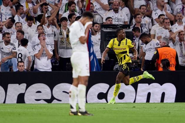 Jamie Gittens of Borussia Dortmund celebrates after scoring a goal Real Madrid v Borusssia Dortmund, La Liga, Football, Santiago Bernabeu Stadium, Madrid, Spain - 22 Oct 2024  Copyright: xRubenxAlbarran Shutterstockx 14805565bf
