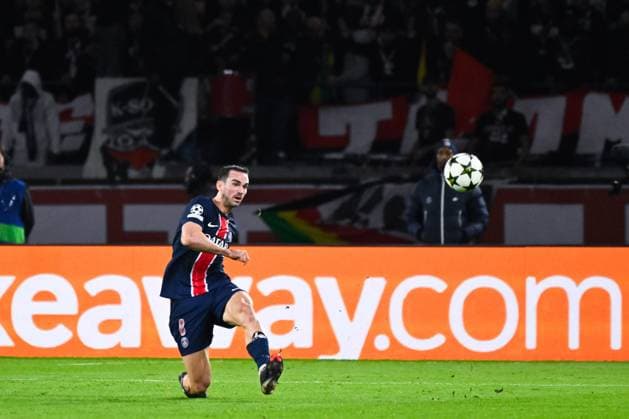 Fabián Ruiz ( 8 - PSG ) during the UEFA Champions League match between Paris Saint Germain and PSV Eindhoven at Parc Des Princes on October 22, 2024 in Paris, France. ( Photo by federico pestellini panoramic ) - FOOTBALL : PSG vs PSV - Ligue des Champions - 22 10 2024 FedericoPestellini Panoramic 