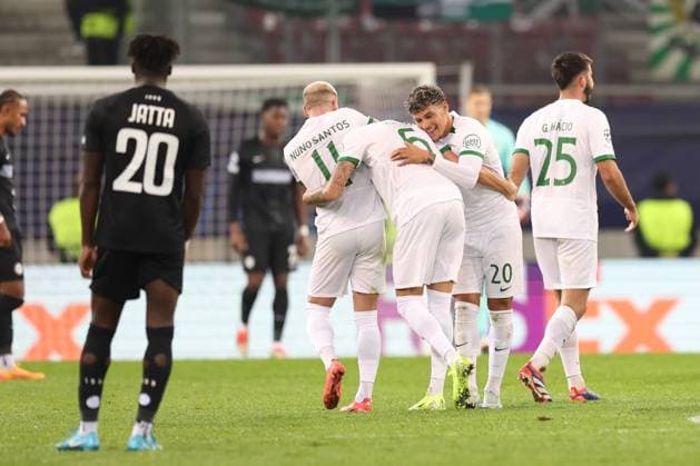 SOCCER - UEFA CL, Sturm vs Sporting KLAGENFURT,AUSTRIA,22.OCT.24 - SOCCER - UEFA Champions League, SK Sturm Graz vs Sporting CP. Image shows the rejoicing of Sporting Lissabon.  GEPAxpictures xChrisxBauer