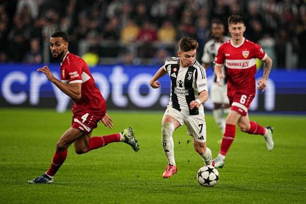 Juventus Francisco Conceicao during the Uefa Champions League soccer match, between Juventus and Stuttgart at the Allianz Stadium in Turin, north west Italy - Tuesday, October 22, 2024. - Soccer  Copyright: xMarcoxAlpozzi LaPressex